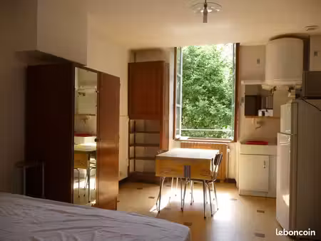 studio meuble de 25m   ensoleille centre privas