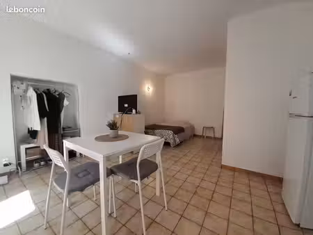 studio 1 pièce 24 m²