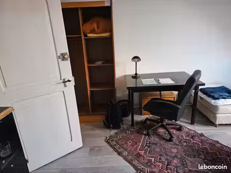 chambre meublée