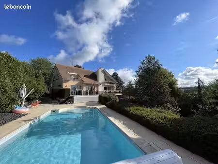 propriété 6 pièces 250 m²