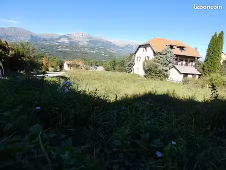terrain a batir 781 m2