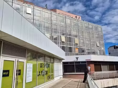 a vendre- bureaux ~ 100 m2 - evry- emplacement ideal