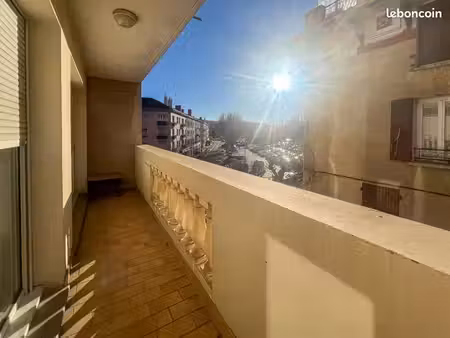 t3 avec balcon / garage / cave