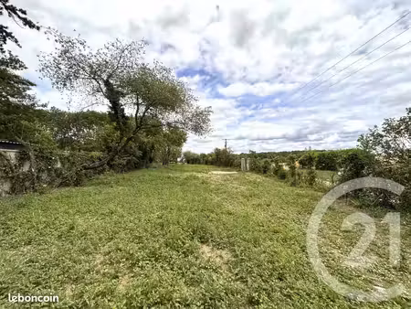 terrain 2 715 m² angerville
