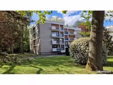 t3 lumineux dans résidence arborée tout juste rénovée