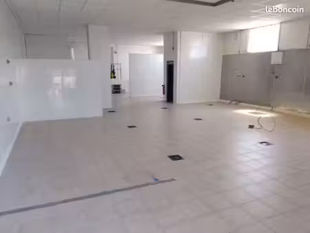 local commercial 150m2