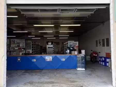 local commercial 965 m²