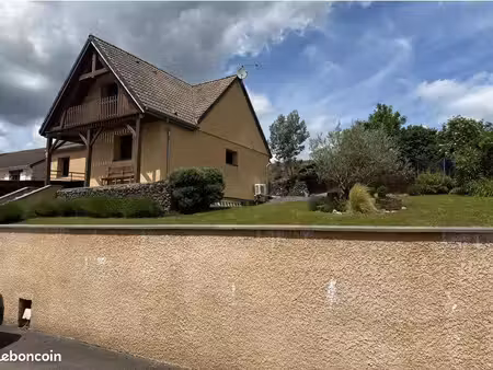 belle maison avec piscine - calme et charme
