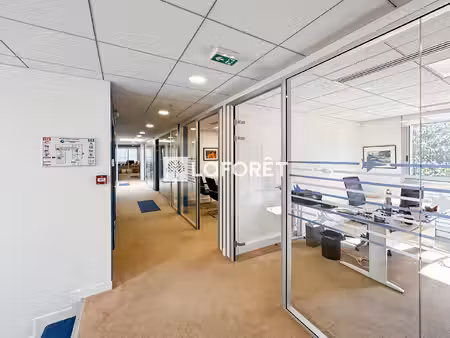 bâtiment indépendant - buc - 1232 m2