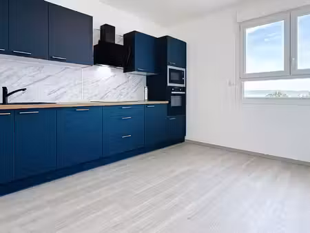 nancy beauregard 85 m² parfaitement rénovés 2 /3 chambres balcon terrasse  vue et parking