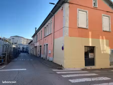 local pro 35m2 domaine de la gare