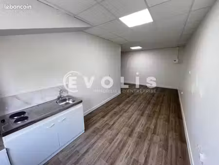 bureau 28 m²