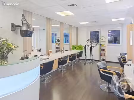 commerce 270 m²