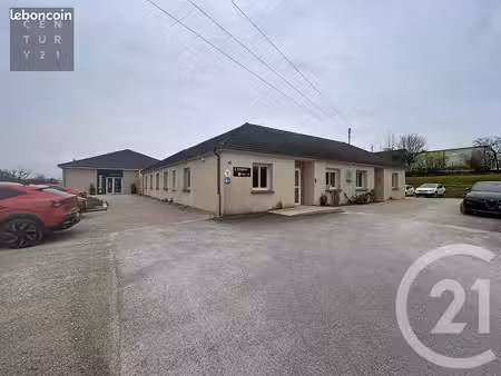 commerce 600 m²