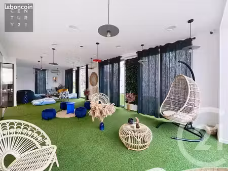 commerce 850 m²