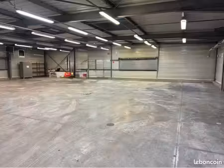 entrepôt logistique 320m2