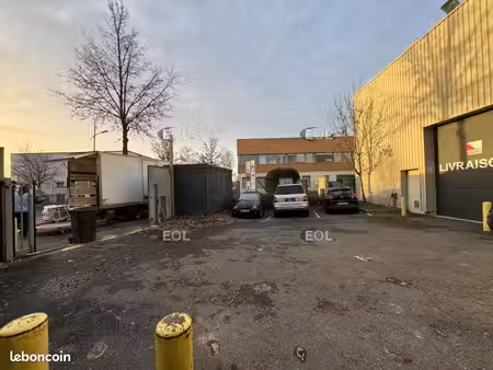 local d'activité 92 m²