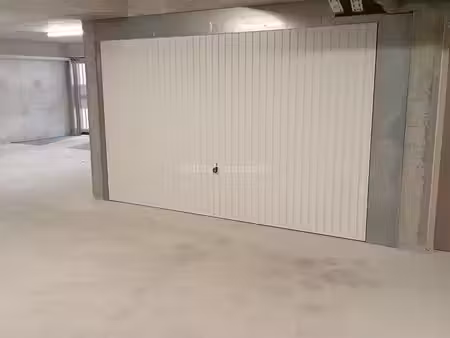 parking/box 20 m² calvi