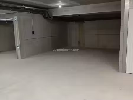 parking/box 26 m² calvi