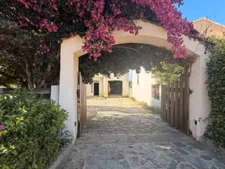 villa familiale de 203 m² au centre de borgo