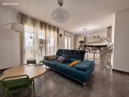 appartement 76 m2 terrasse + parking