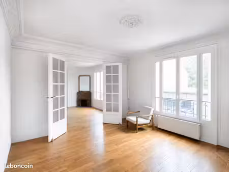 rare à croix de chavaux – appartement coup de coeur 72 m² – parquet  moulures  cheminées