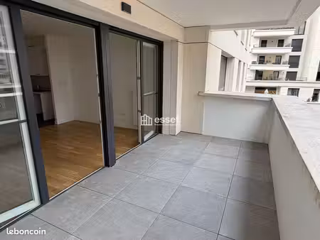 appartement 2 pièces 45.2m² à louer 1315 - saint-ouen 93400