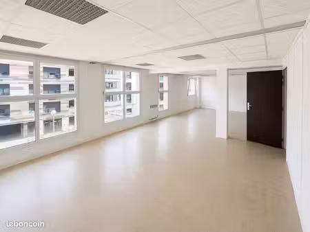 bureaux 58 m² montreuil