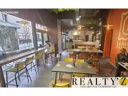 local commercial 131 m²
