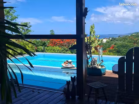 villa t4 151 m² avec piscine  bungalow et belle vue sur la mer