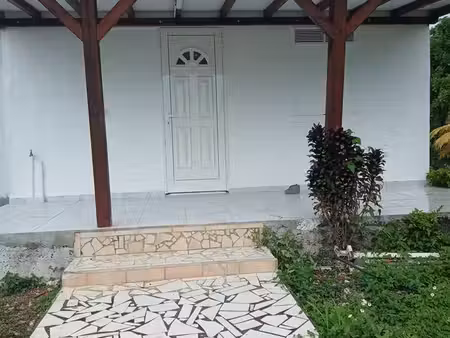 location f1 sainte-anne (guadeloupe)