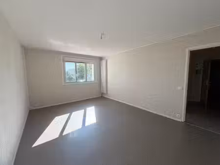 clermont-ferrand - appartement 2 pièce de 50 m² avec parking