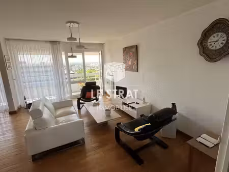 f4 à louer