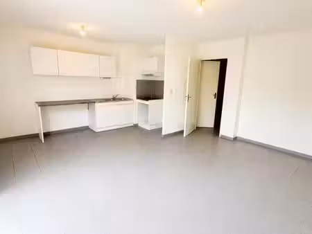 castanet-tolosan – appartement t3 de 66 m² avec balcon et 2