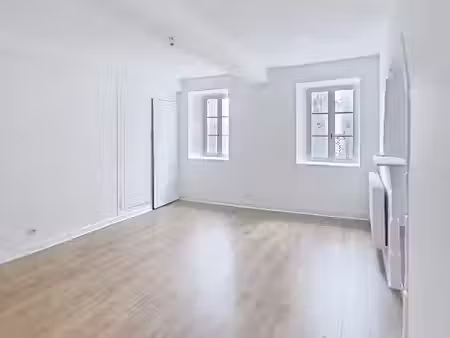 location appartement 6 pièces 103.3 m² à privas (07000)  nan €