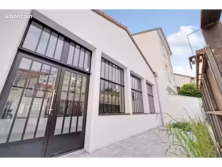 bureaux 250 m²