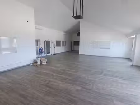 local commercial / professionnel 170 m²