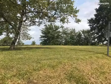 terrain 2 400 m² cherves richemont