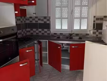 f2 meublé – ravine vilaine appt entièrement meublé  à louer à l’année ou en saisonnier à r