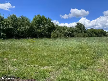 terrain 657 m² aurillac