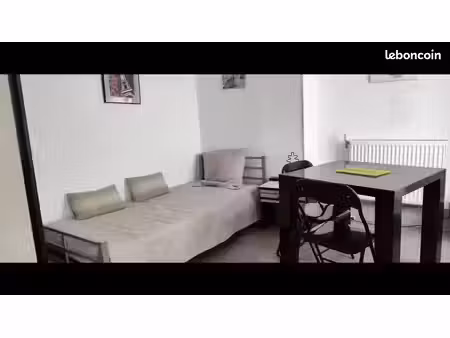 chambre meublée