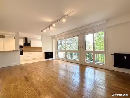 grand 4 pièces rénové avec balcon et vue dégagée  lac d’enghien et gare à deux pas