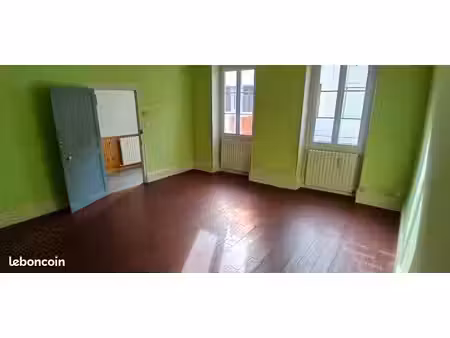 maison de ville avec extérieur
