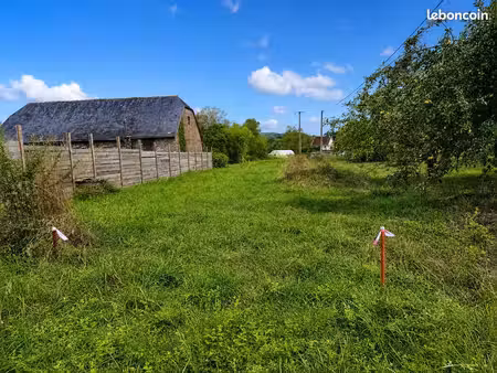 terrain 2300 m² allassac