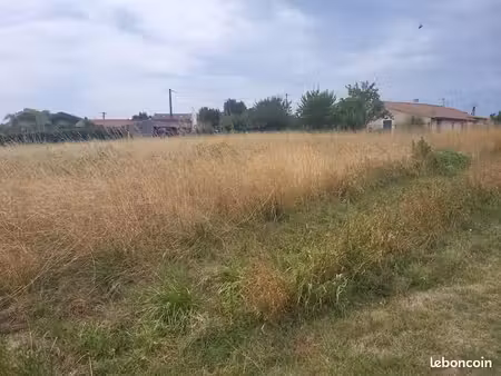 terrain 1 710 m² mirambeau