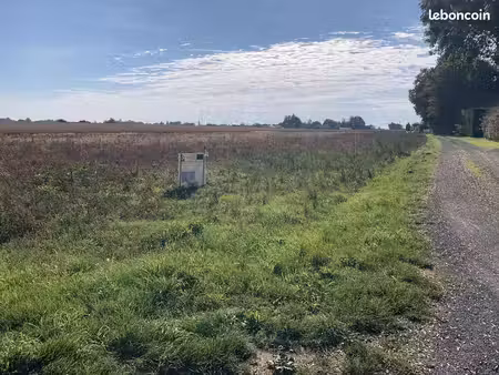 terrain à bâtir de 572 m2 au prix de 34320 à balanzac (17)