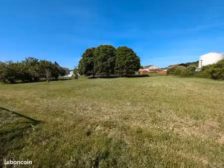 terrain 1 100 m² saint eugene