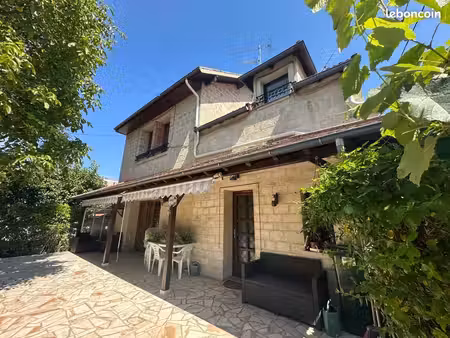 maison 6 pièces 140 m²