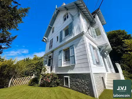 propriété 8 pièces 205 m²