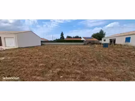 terrain 451 m² le gua